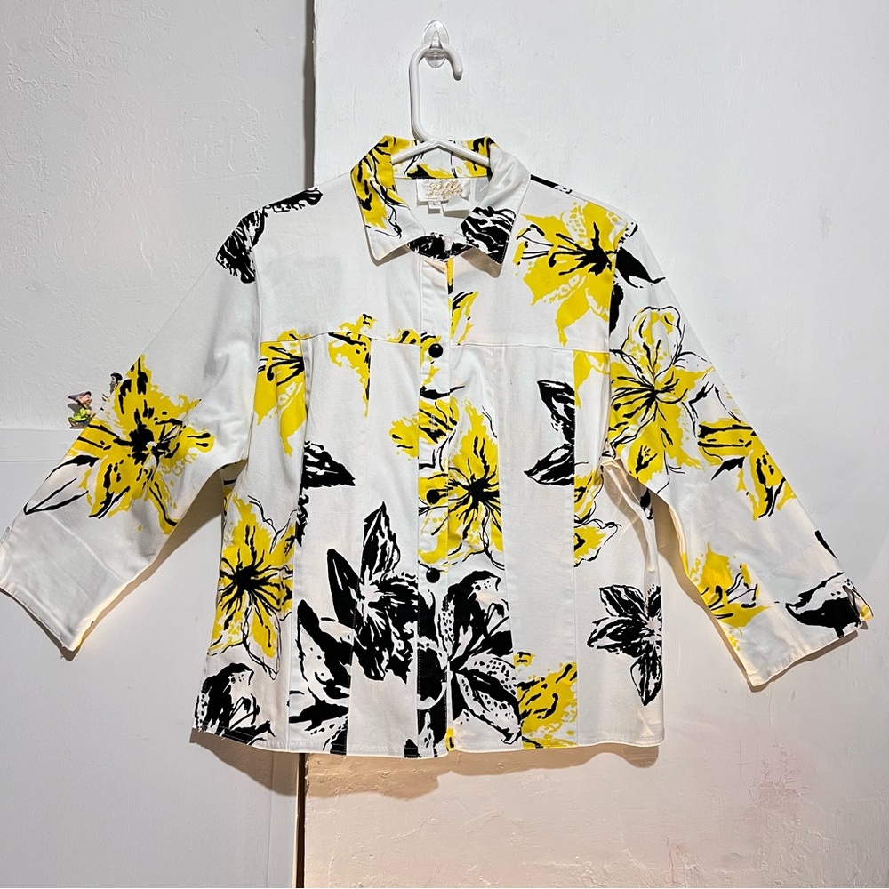 Lilly of California yellow white jacket: Box Q: